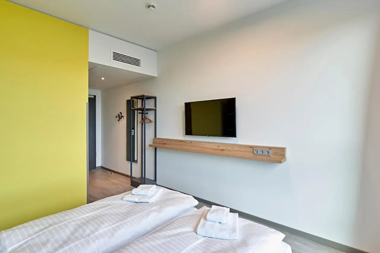 Meininger Hotel Koeln West