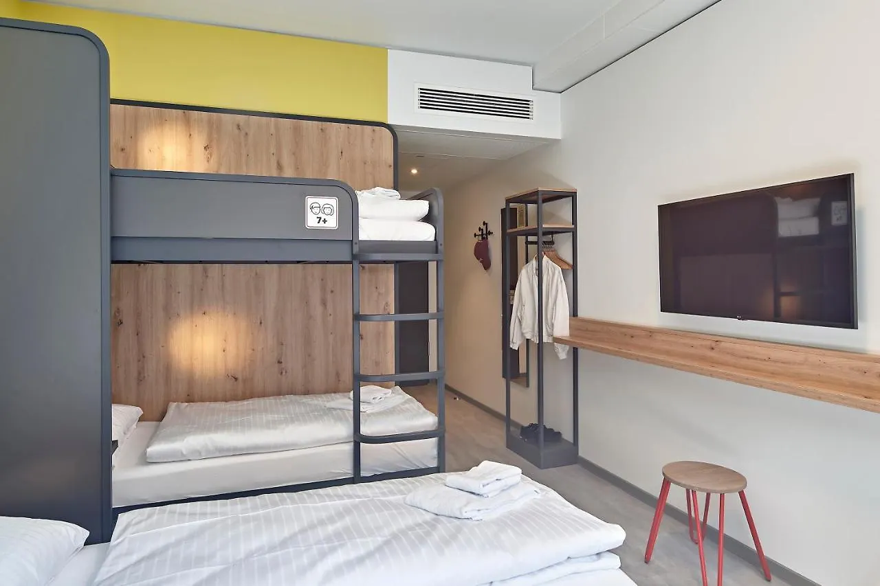 Meininger Hotel Koeln West Deutschland
