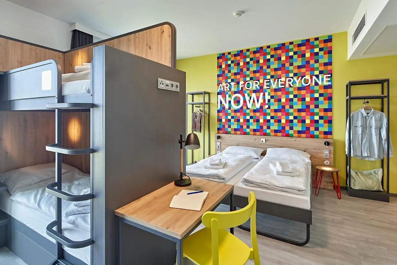 Meininger Hotel Koeln West Deutschland