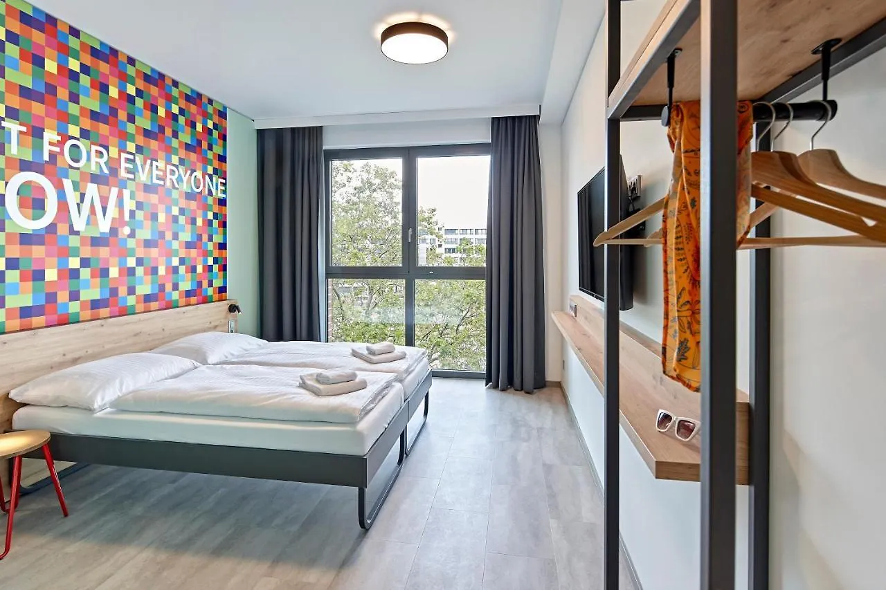 Meininger Hotel Koeln West