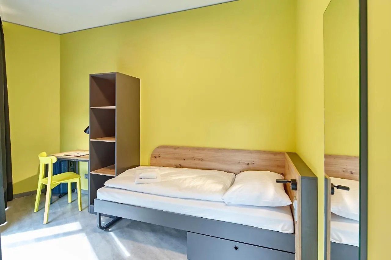 Meininger Hotel Koeln West