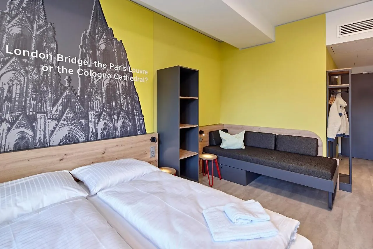 Meininger Hotel Koeln West